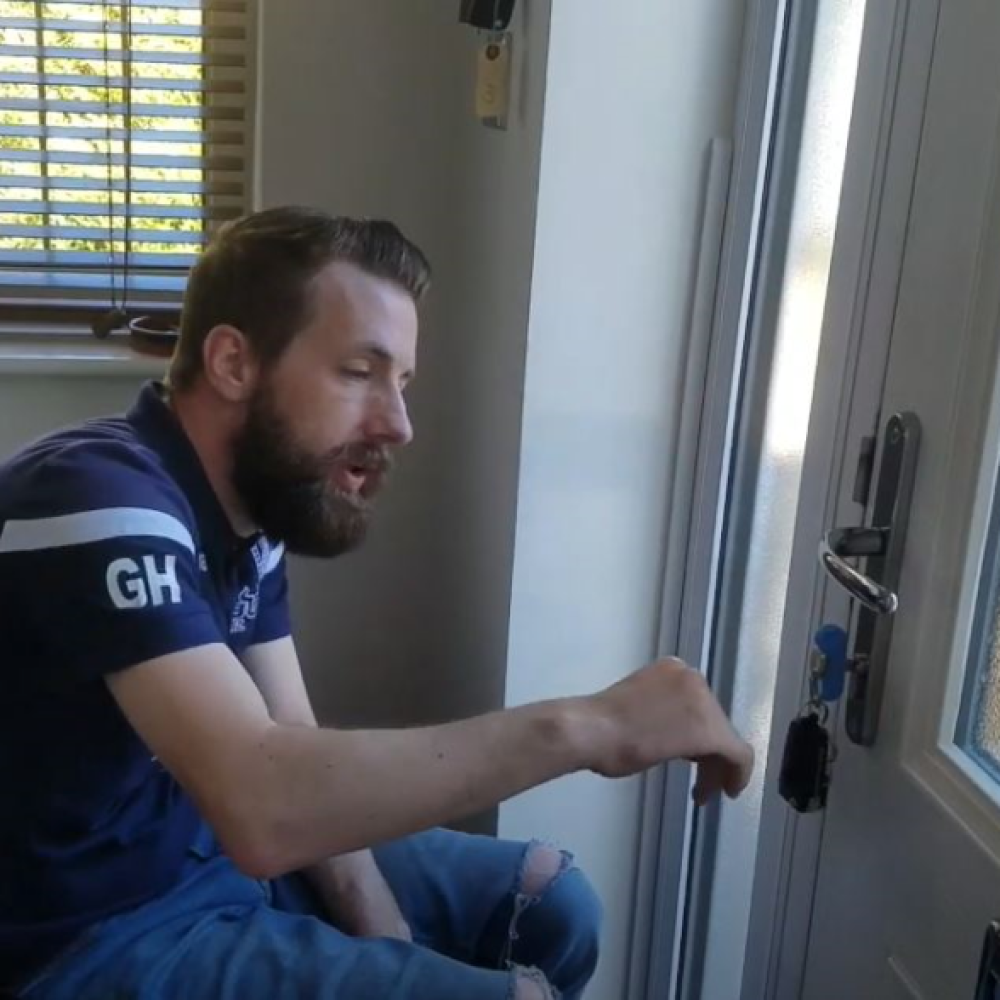 video of Gareth using the keyring
