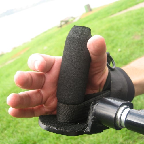 active hands gripping aid used on bike handle