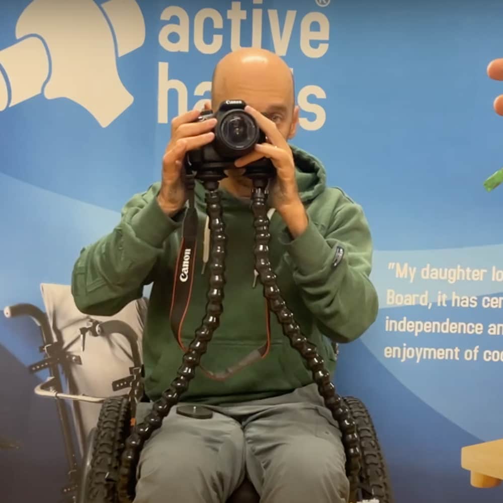 Rob talks through how you can use a Flexi Phone Holder or two to hold a DSLR camera