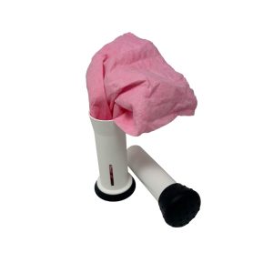 The Easy Squeeze helps you to remove water from your dishcloth