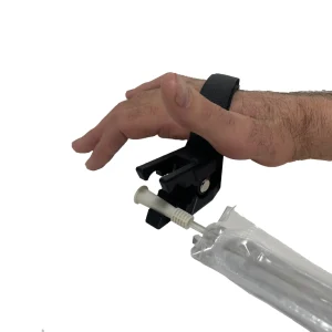 EasyPeesy Catheter Tool showing how to grip a catheter